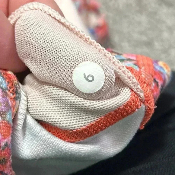 Lululemon - Flow Y Bra IV - Picture 7 of 7